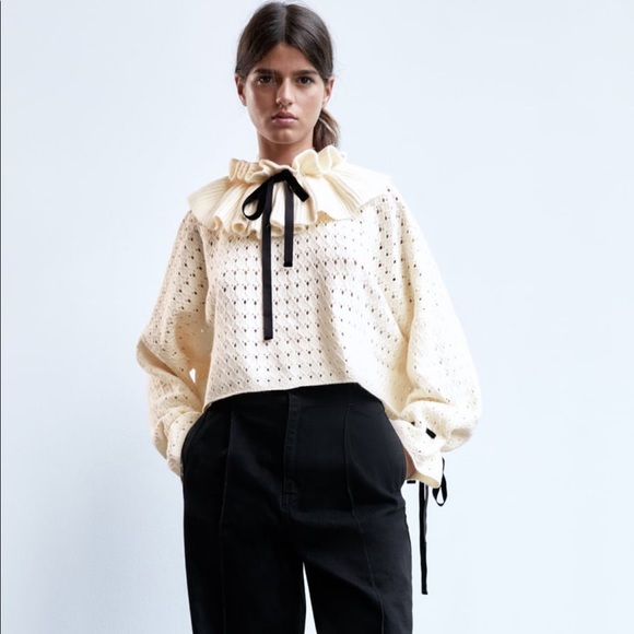 Zara Sweaters - Zara knit ruffle trim crop sweater